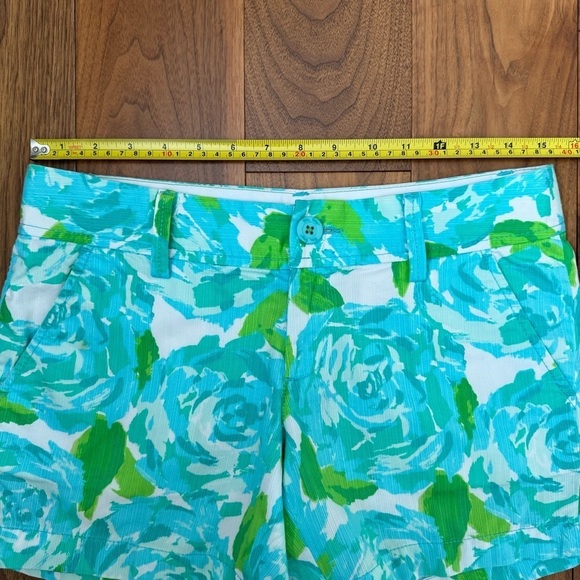 Lilly Pulitzer 5” The Callahan Shorts FIRST IMPRESSION BLUE Rose Floral size 2 - Picture 14 of 16